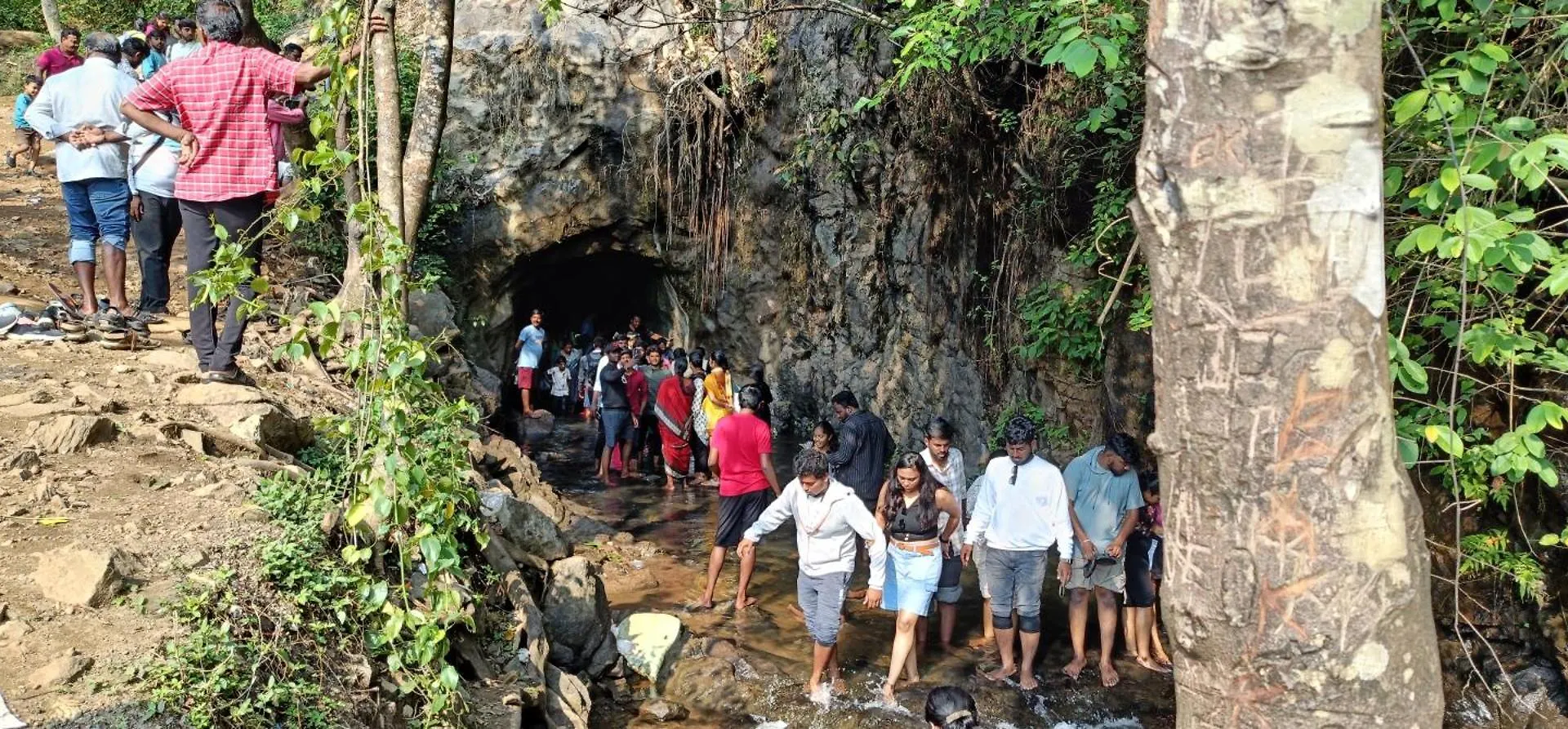 Love Shore Holiday'S Vagamon